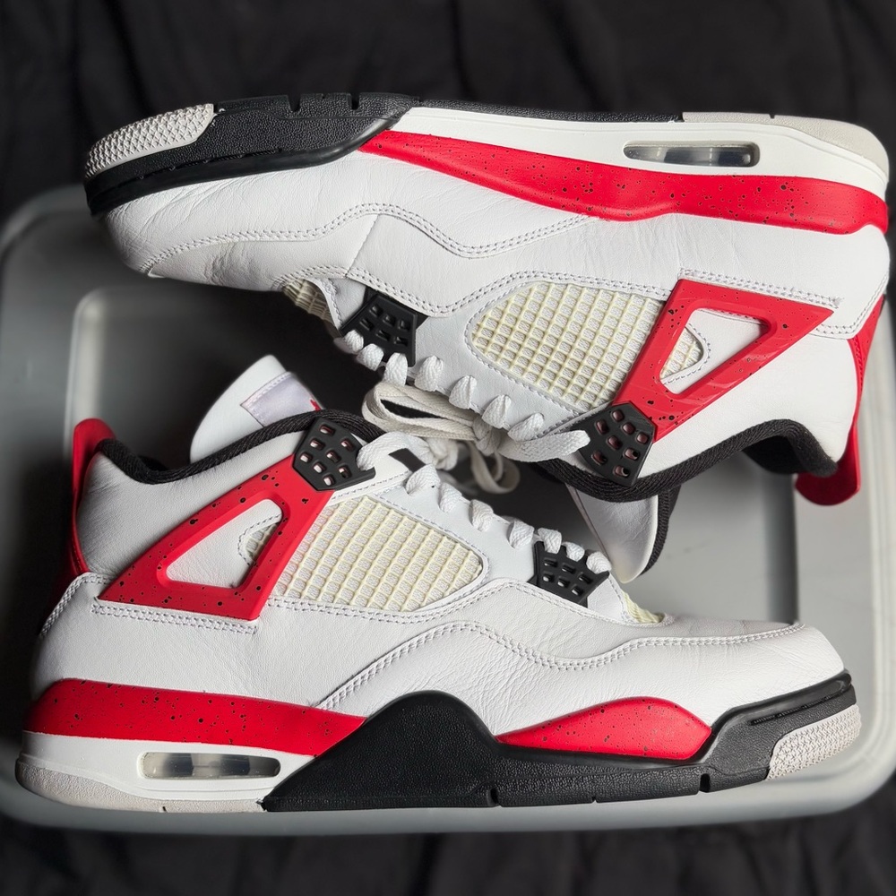 Jordan 4 Retro  ‘Red Cement’